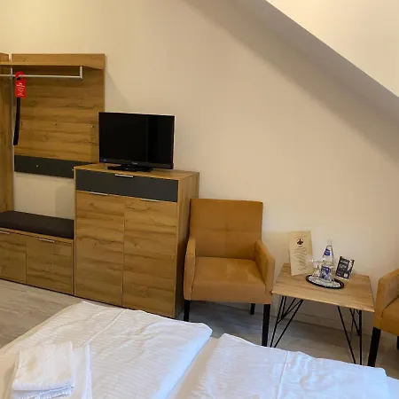 Garni Und Gaststaette Zum Holzfaeller Szálloda 2*