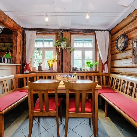 מלון Garni Und Gaststaette Zum Holzfaeller