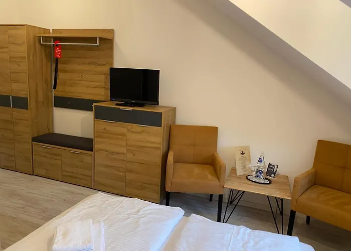 Garni Und Gaststaette Zum Holzfaeller Hotel 2*